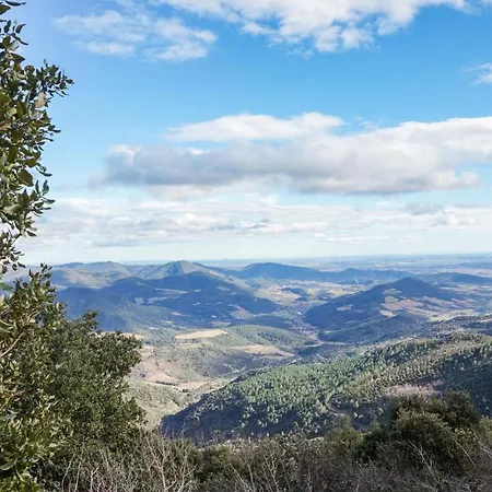 2 Bedroom Amazing In Сasa de vacaciones Olargues