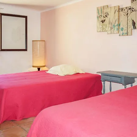 2 Bedroom Amazing In Сasa de vacaciones Olargues